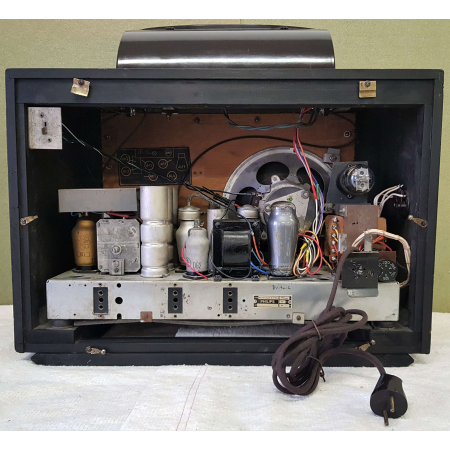 Radio Philips D57 – Monoster - No. 1 w 1938 r