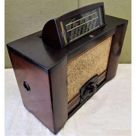 Radio Philips D57 – Monoster - No. 1 w 1938 r