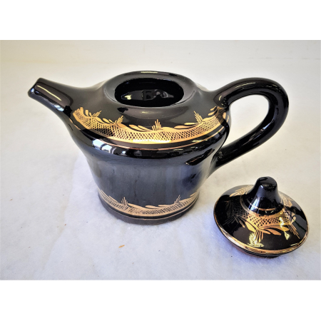 Piękny serwis kawowy- Czarny ze złoceniami- PRL
